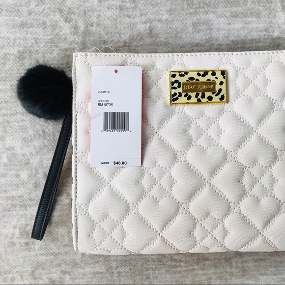 Quilted Hearts Betsey Johnson Wristlet Clutch - Picture 4 of 5